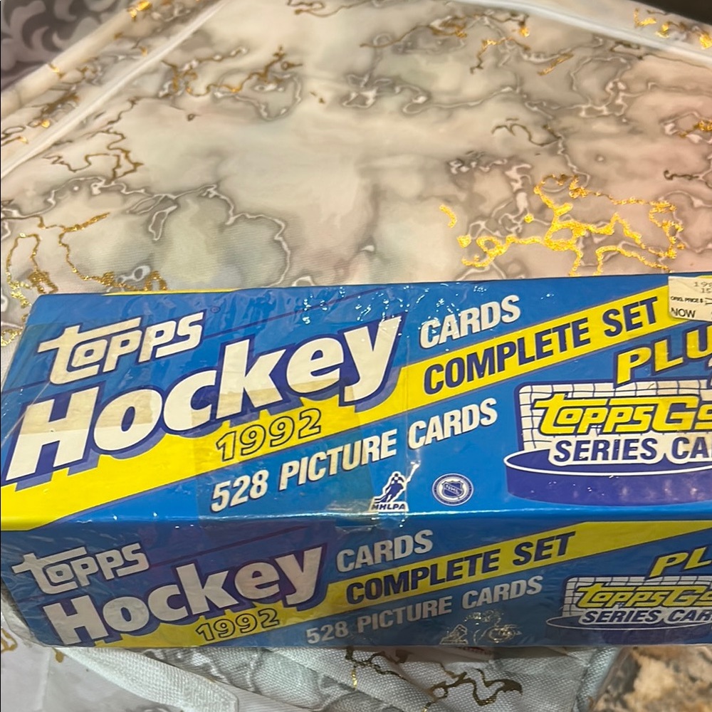 Topps Hockey 1992 Complete Set - Blue and Yellow